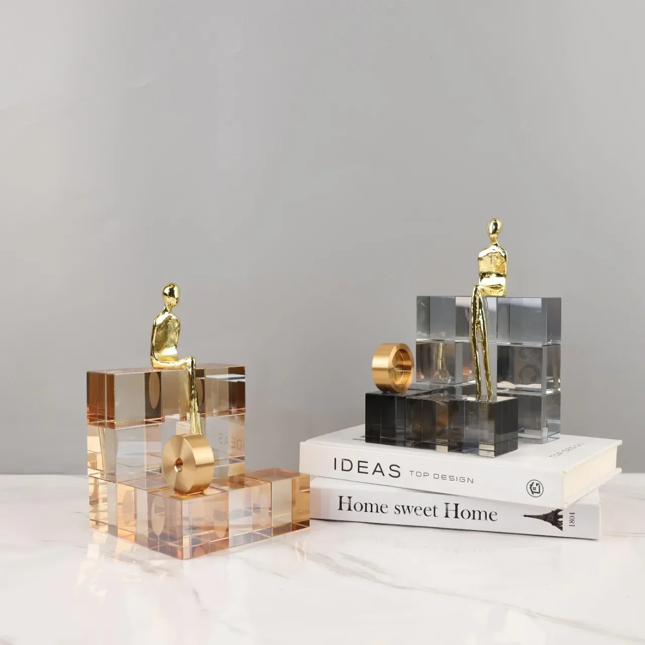 Statua in metallo di cristallo geometrico di lusso leggero europeo, ornamento artistico, soggiorno, camera da letto, ingresso, decorazione della casa dell'hotel