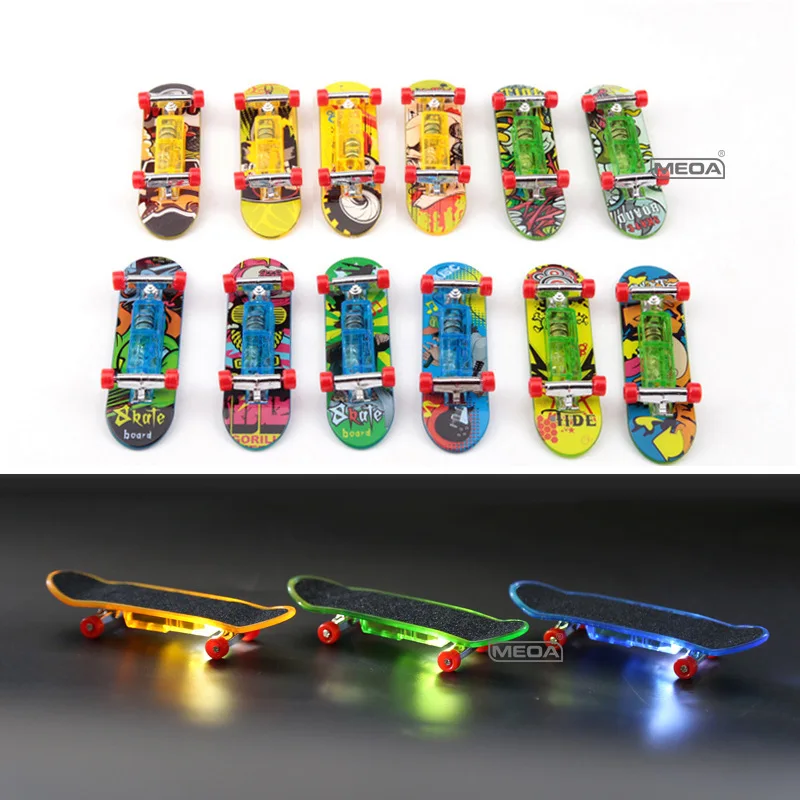 

Luminous Metal Bridge Mini Skateboard Double Warping Plate Finger Board with Lamp Random Color Frosted Surface Finger Toys Gift