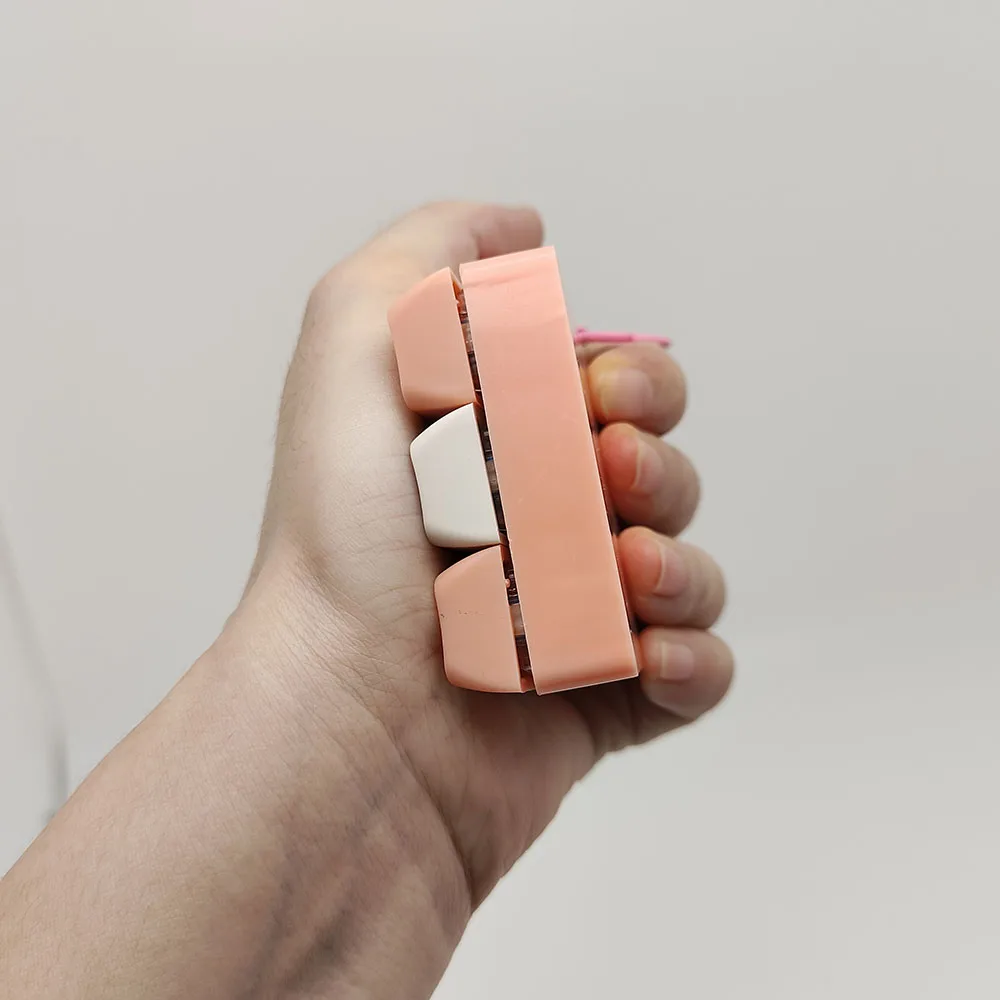 Gantungan kunci Keyboard penghilang stres, gantungan kunci mainan Fidget dengan efek suara, sempurna untuk pesta & Hadiah, ungu