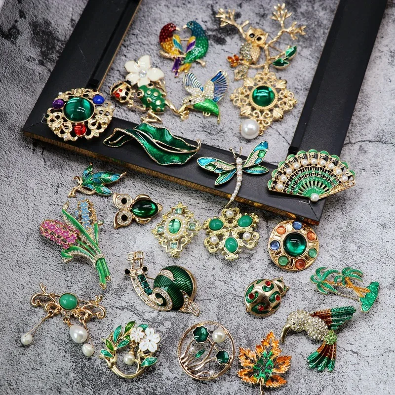

Supply Vintage Green Brooch Pin Glazed Leaf Bird Animal Pin Dress Brooch