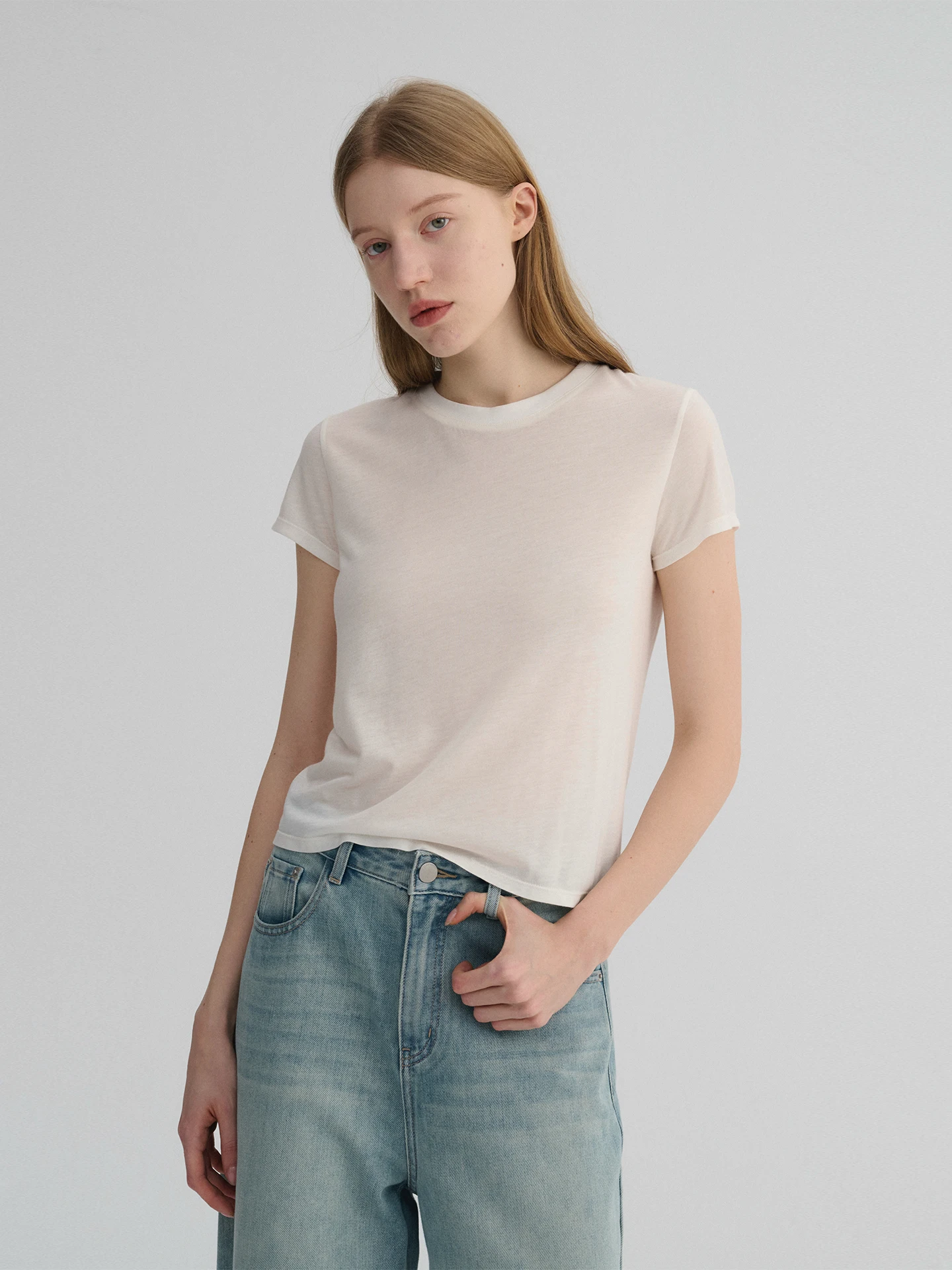 

Футболка из шерстяной смеси с эффектом похудения, круглый вырез, короткий рукав, повседневный стиль, приталенный крой, женская модная коллекция весна