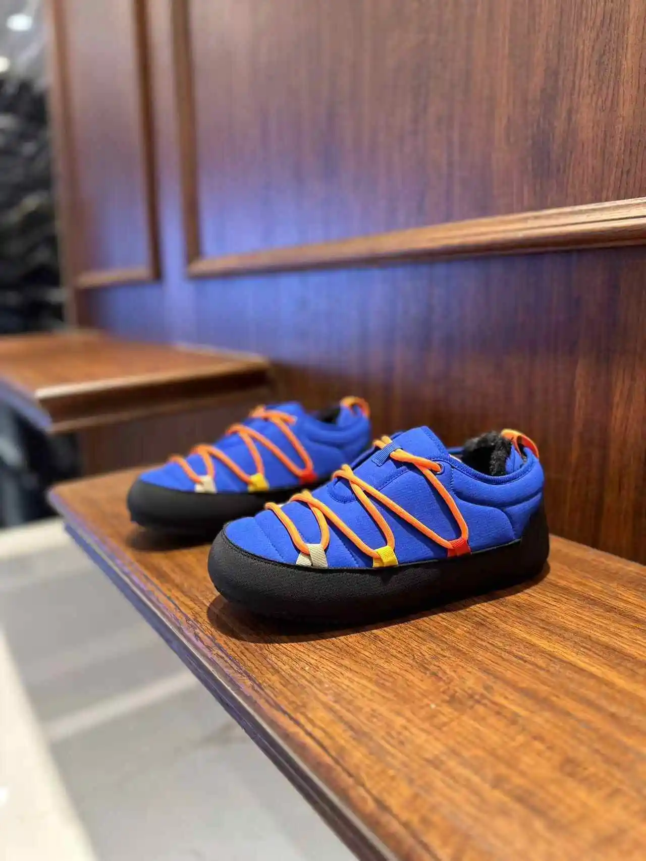 

Casual new hot 2025 women's shoes round head leather splicing sneakers diamond lattice lace leather flat shoes