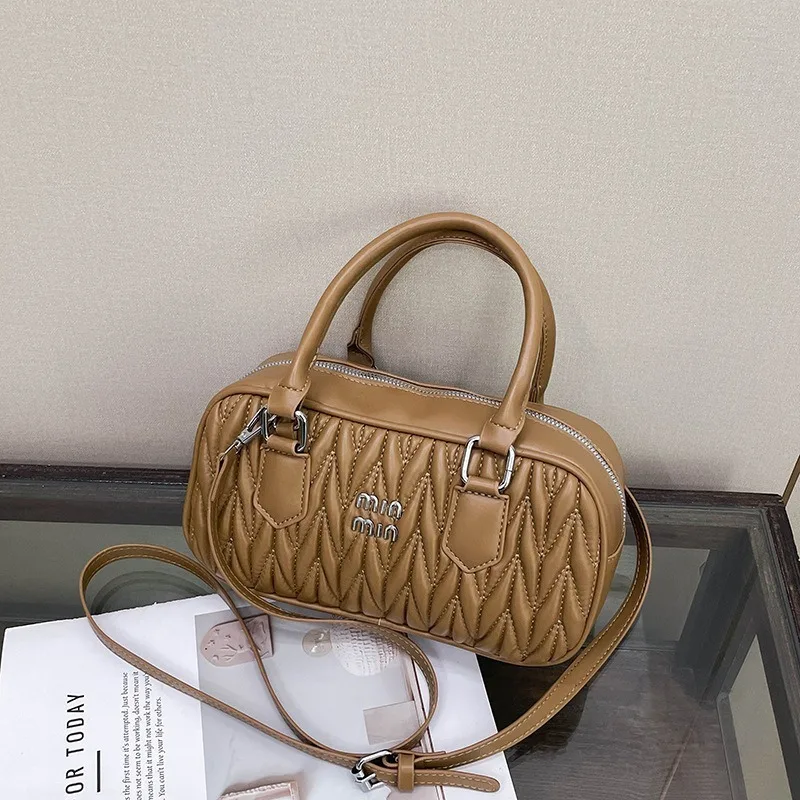 

Новая винтажная сумка Boston для женщин, сумка через плечо с подушкой и верхней ручкой, минималистичный кошелек через плечо для ежедневного использования