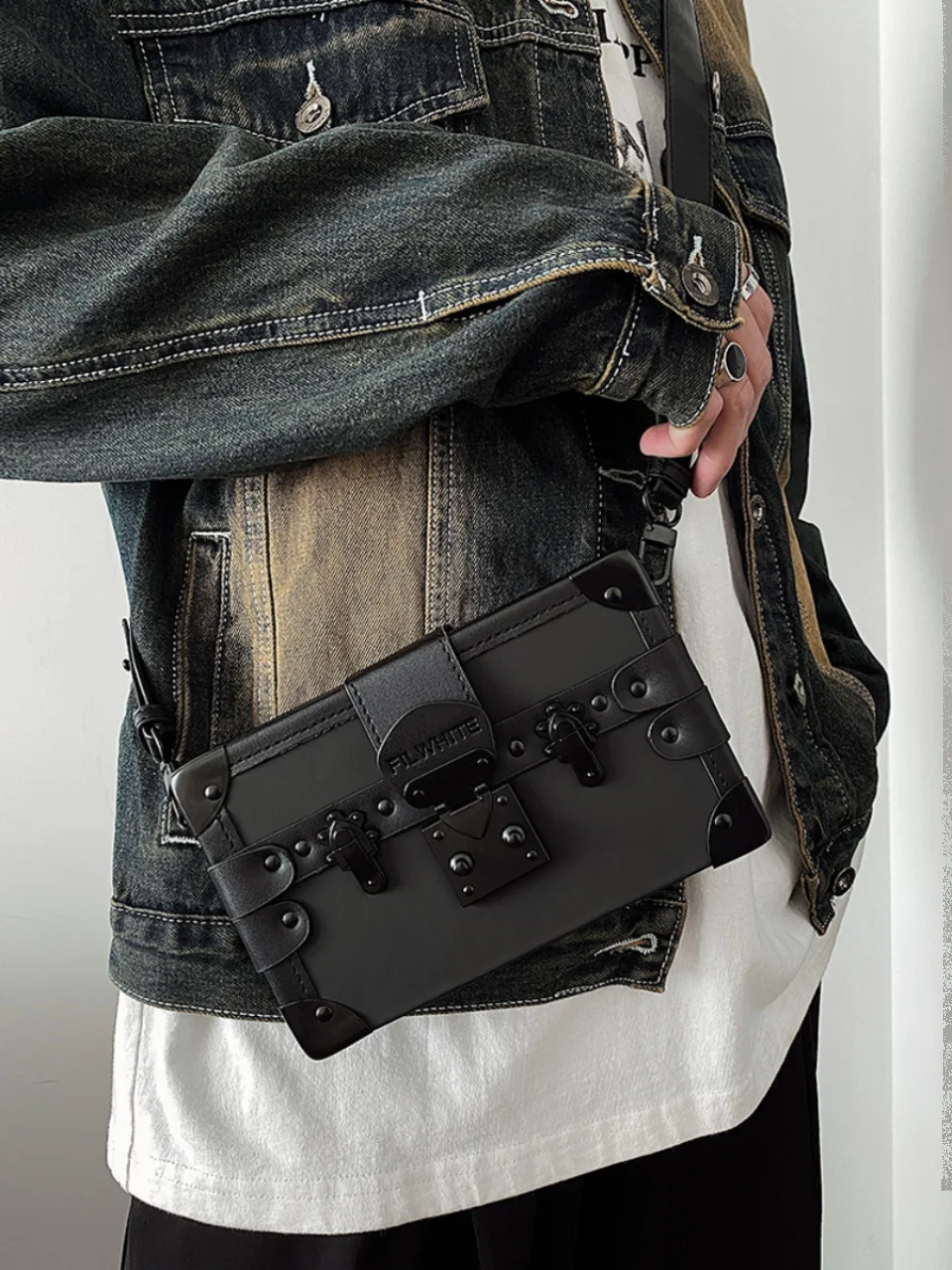 Street Style Lock Buckle Box Bag Men's Fashionable Casual Crossbody Bag Versatile Neutral Style Small Square Bag for Youth
