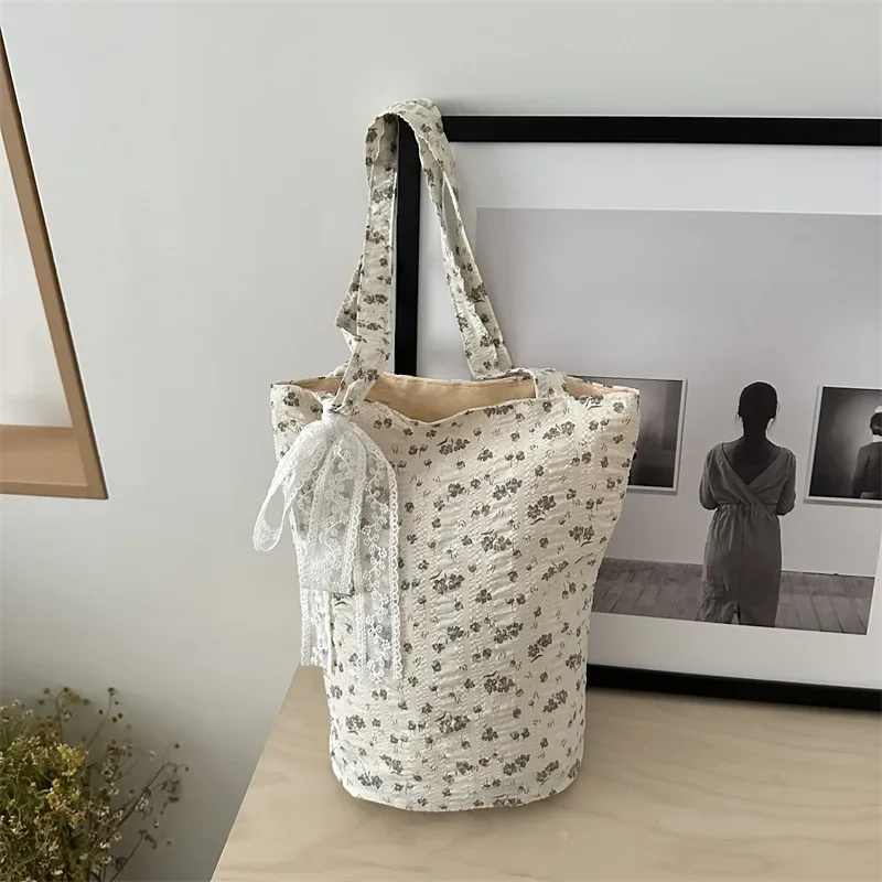 Foreign style simple lace handbag  spring and summer new versatile ins leisure bag shoulder underarm bag bucket bag