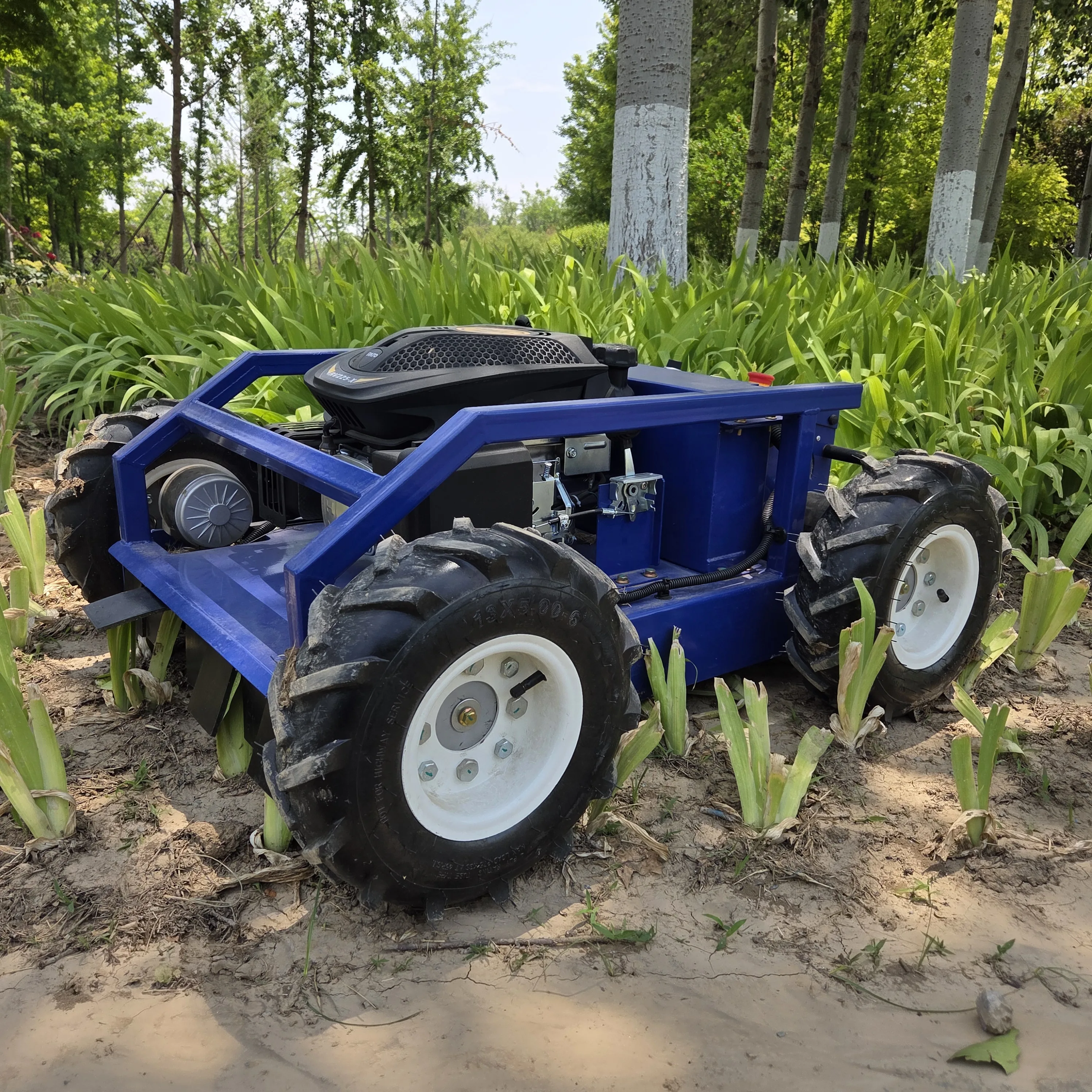 

Effortless and Time-saving! Gas-powered Remote Control Lawnmower, Easily Maintain Your Balcony/Courtyard Lawn!