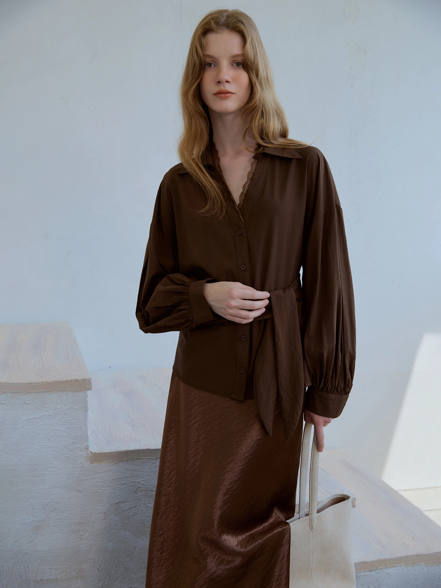 

Ретро-топ с кружевной отделкой и поясом, с длинными рукавами, для женщин, осенний, 2 цвета, прямой крой, стандартная длина, на пуговицах