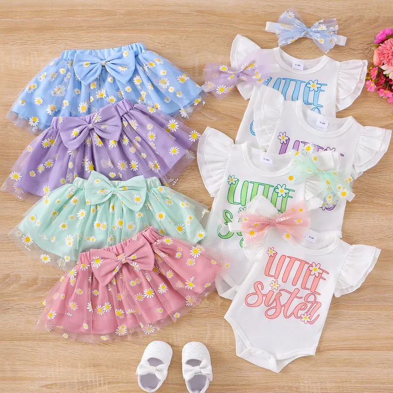 

Baby Girl Summer Outfits Letter Print Fly Sleeve Romper Daisy Print Skirts Headband 3Pcs Clothes Set