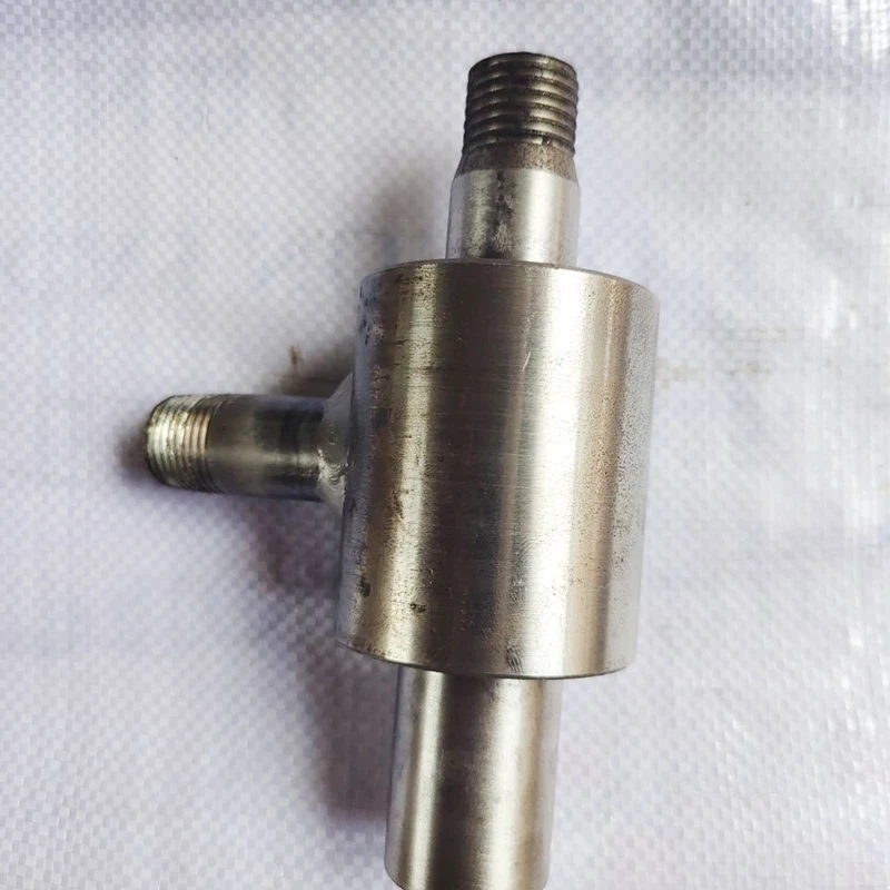 

Water Drilling Rig Accessories: Carbon Steel Drill Bit with Pressurized Flow Increasing + Water Injector & Jacket