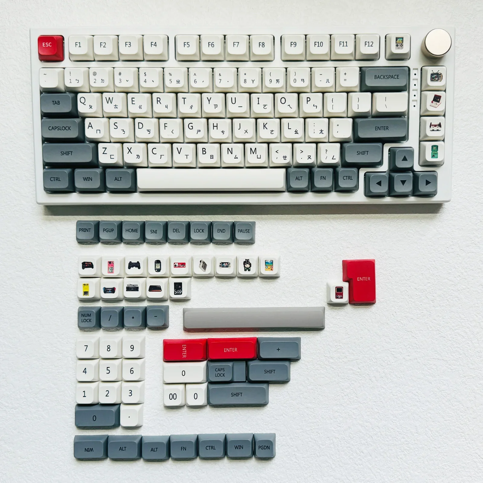 XDA retro red and white game machine keycap PBT five-sided sublimation mechanical keyboard cap can be customized for various lan