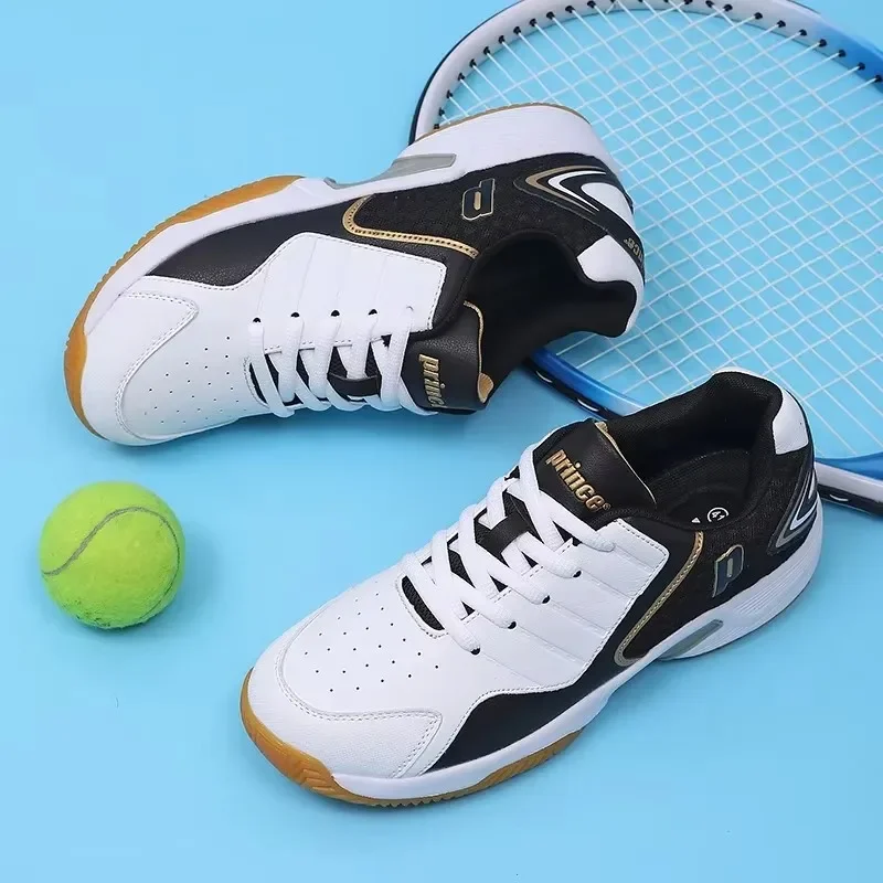 Chaussures de badminton professionnelles en cuir pour hommes et femmes, baskets d'entraînement antidérapantes pour couple, chaussures de Tennis légères, chaussures de sport de volley-ball
