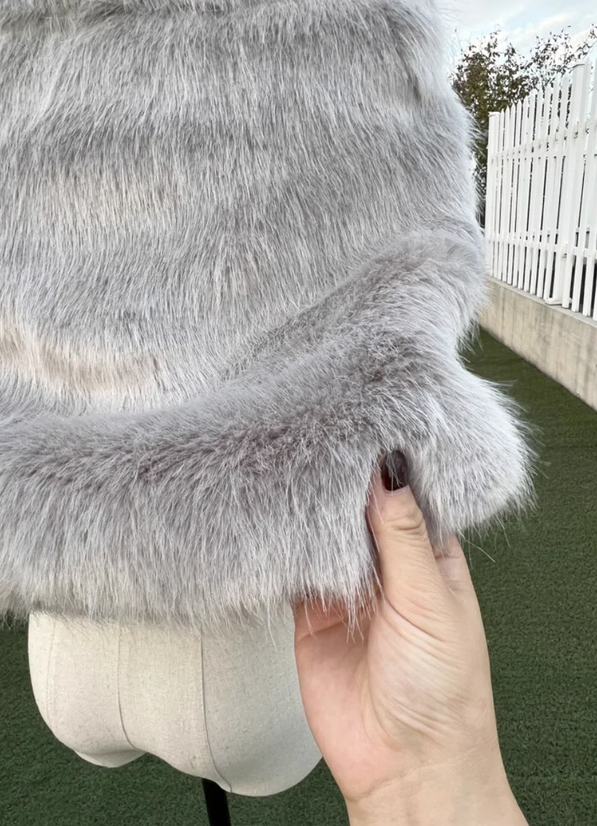 GOHYPDUG Winter Plus Size Women Fur Cape Gray Black Cloak Cape Fake Fox Fur Wedding Bridal Wraps Stoles Party Boleros Shrug