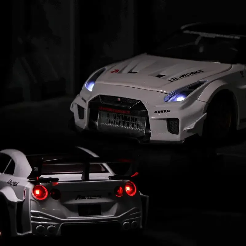 Nissan GTR CSInter Modèle de voiture de sport en alliage métallique moulé sous pression, son et lumière, nervure arrière, collection de jouets pour enfants, cadeaux, 1:24