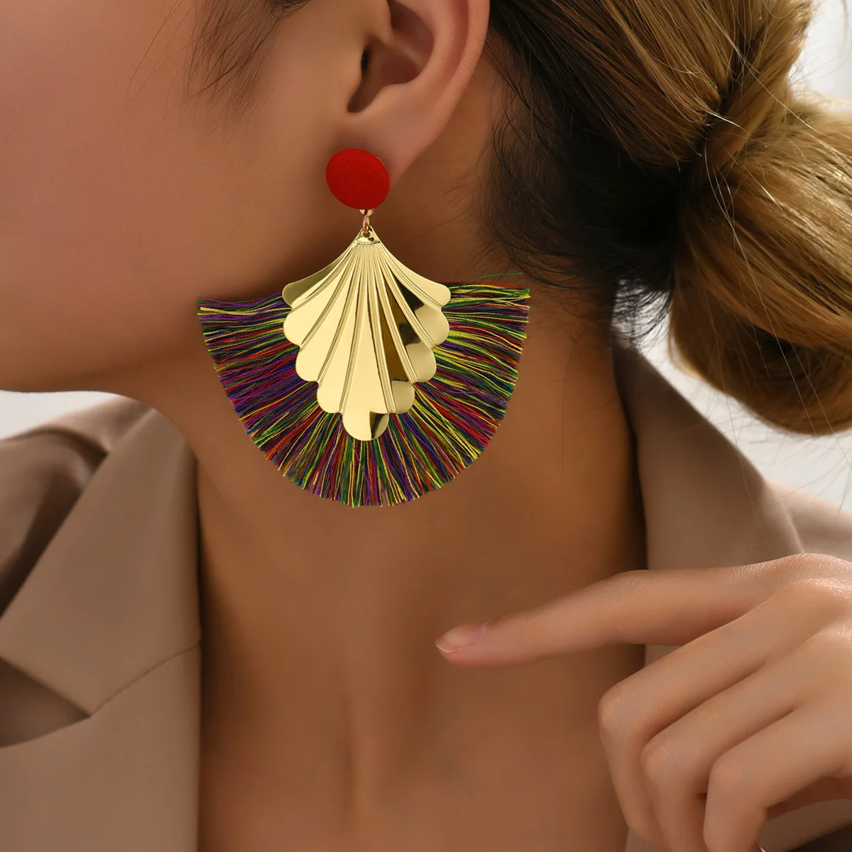 Pendientes bohemios con borlas en forma de abanico con diseño ondulado de moda y pendientes de estilo exagerado