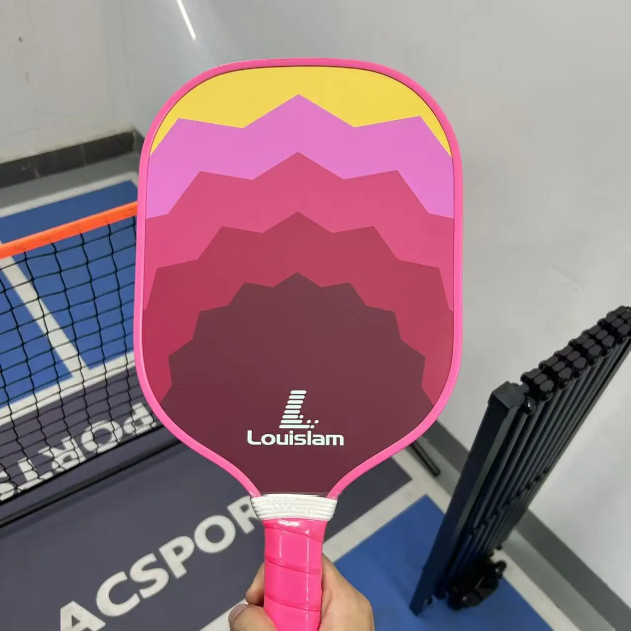 

Заводская ракетка Pickleball по индивидуальному заказу с сотовым сердечником из стекловолокна диаметром 14 мм.