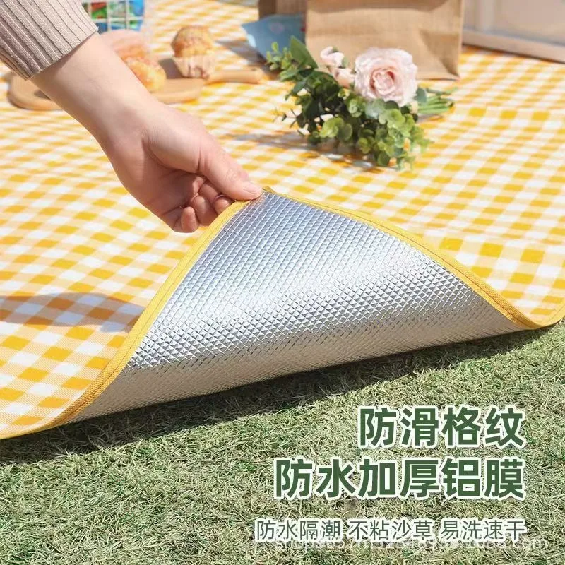 

Picnic mat three-layer thickened outdoor camping tent floor mat spring outing seat cushion waterproof lawn mat