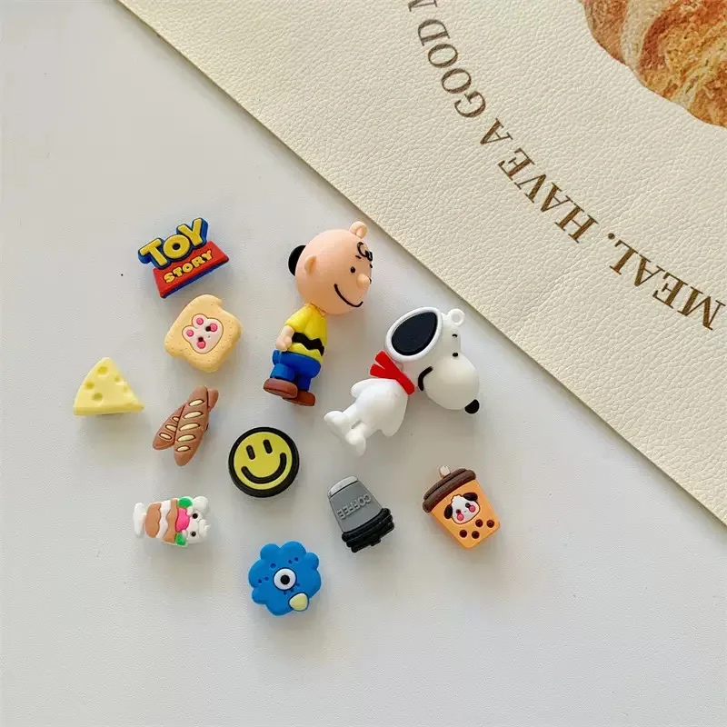 スヌーピーシューズチャーム 3D かわいい靴バックルサンダルスリッパアクセサリー靴の花の装飾子供にクリスマスギフトを与える