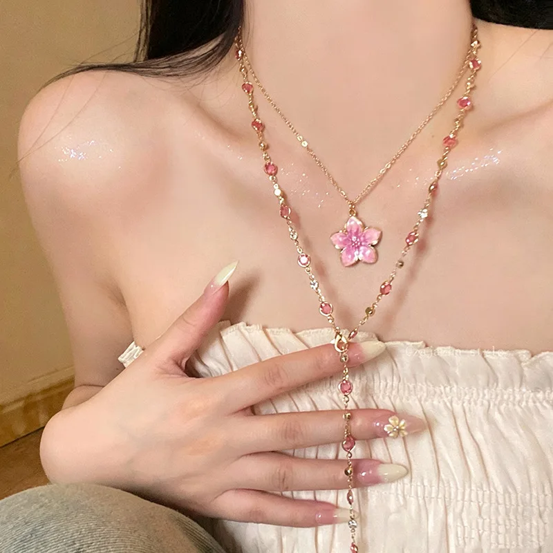New Fashion Simple Metal Wrinkled Stereoscopic Flowers Pendant Necklace for Women Charm Sweet Temperament Clavicle Chain Gift