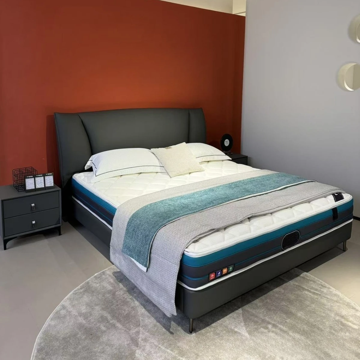 

Minimalist bed light double bed, master bedroom cowhide art bed