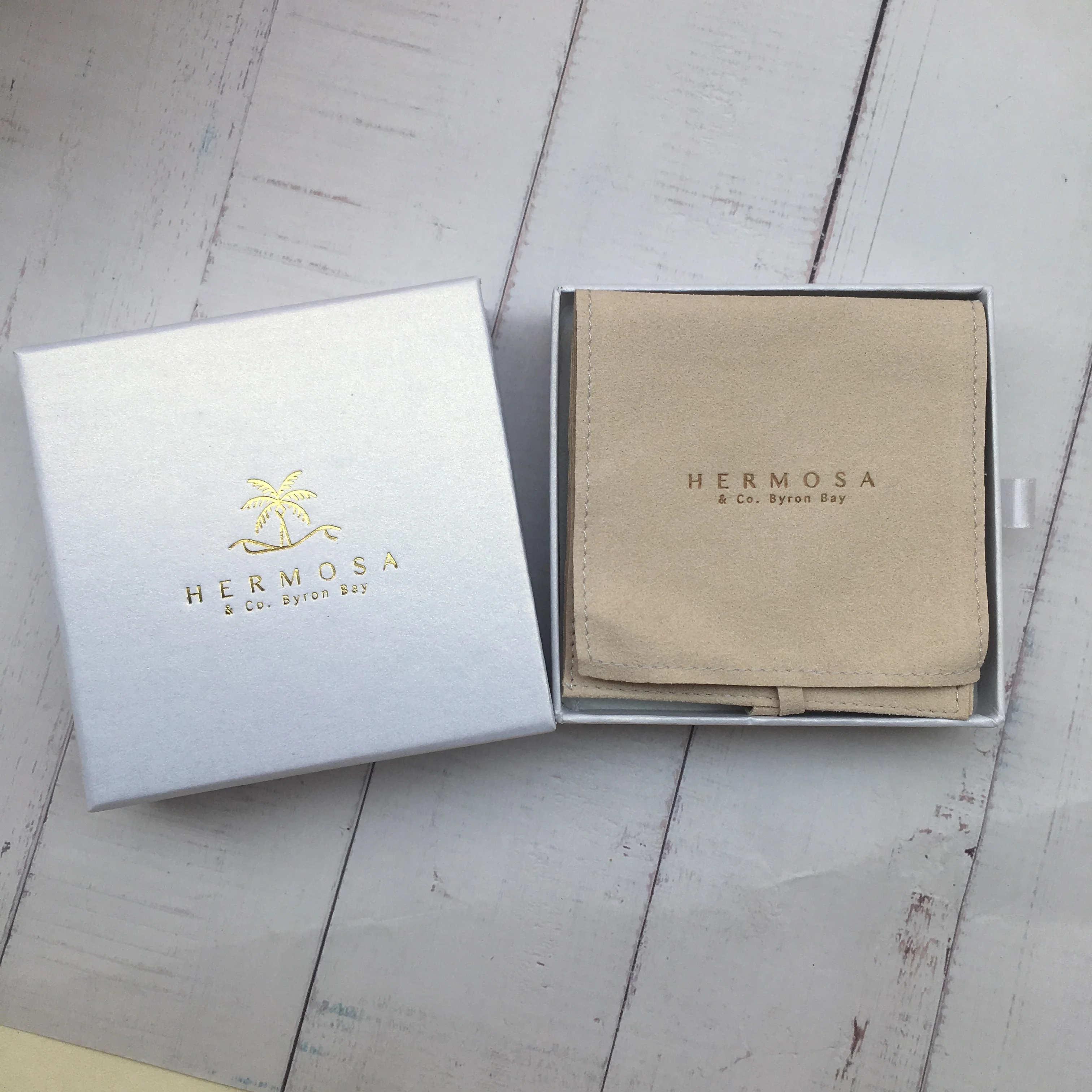 

Белый ящик для ювелирных изделий 9x9x1,7 см, коробка внутри с сумкой из микрофибры 8x8 см, свадебный подарочный набор для хранения конфет на день Святого Валентина, подарочный набор «сделай сам»