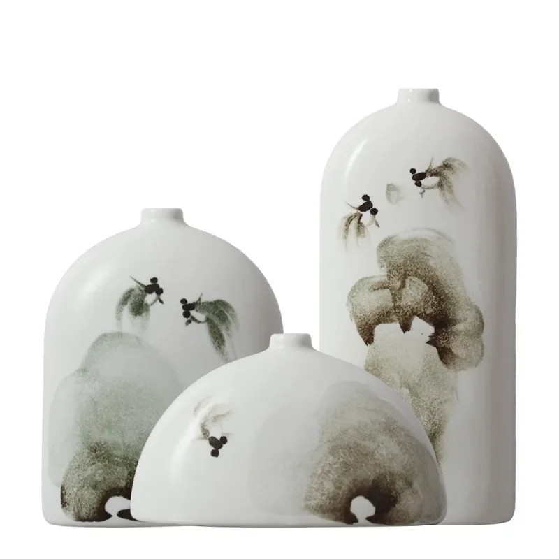 

Small flat bottle, hand-painted goldfish pattern decoration ceramic vase, living room desktop creative ornament