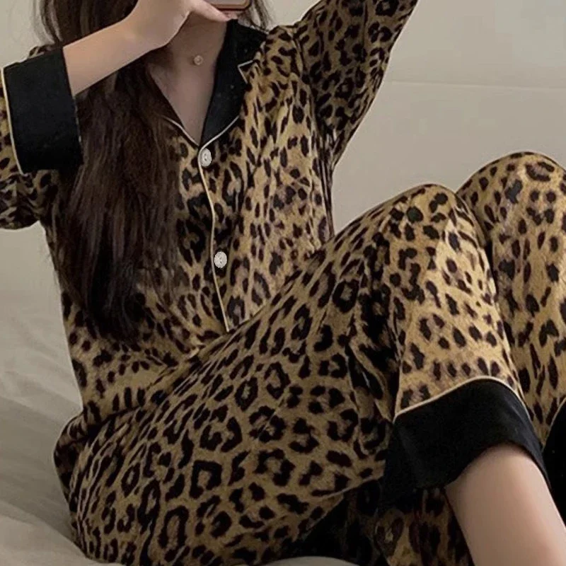 

Женские весенне-осенние пижамы, комплект из двух предметов, женский свободный модный женский костюм с леопардовым принтом и длинными рукавами, высококлассный домашний костюм
