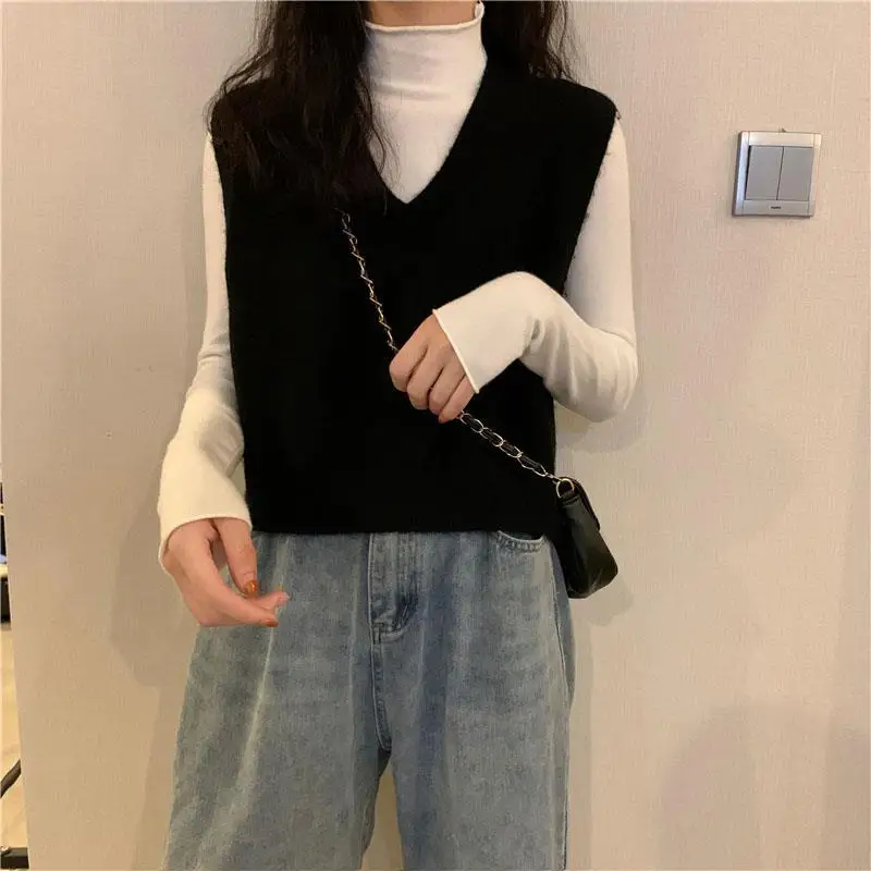 Solid Color Knitted Sweater Vest Women 2023 Autumn Sleeveless V Neck Jumpers Woman Korean Style Knit Pullovers Outside Wear