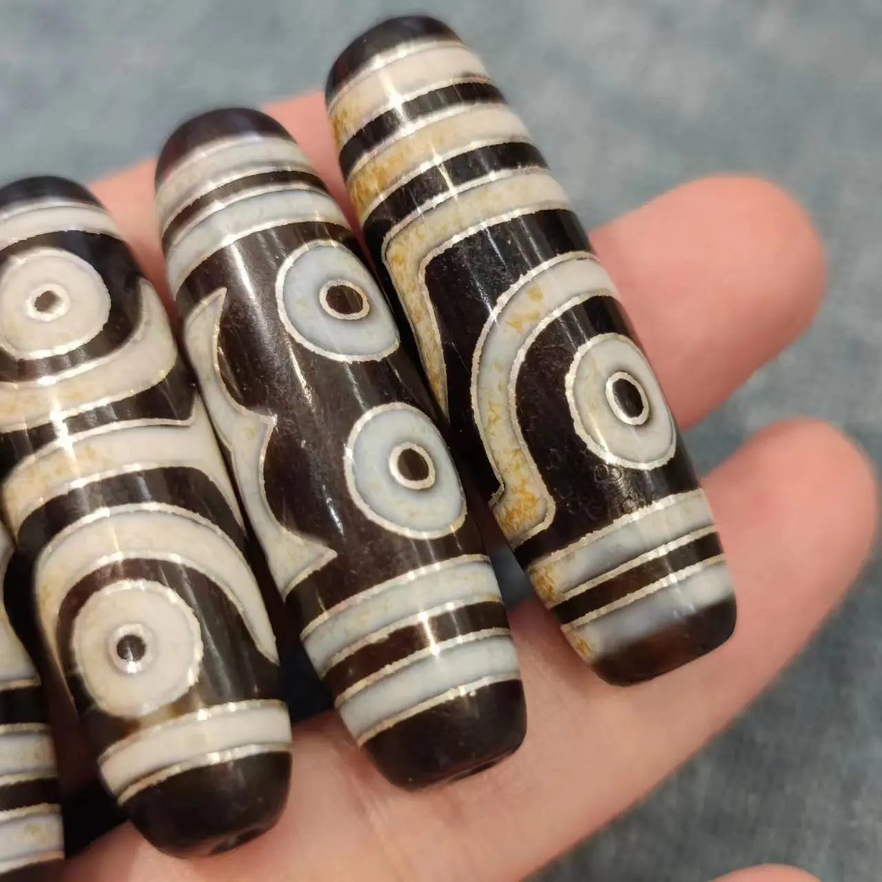 1pcs/lot natural multi-pattern old agate dzi Black and white Weathering lines Delicate Prayer beads Ethnography handiwork diy