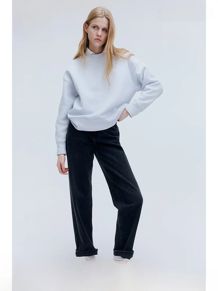 

Женская толстовка H&M: мягкая, с круглым вырезом, с крупным узором, удобная, зимняя, модная, в уличном стиле, базовая модель, приталенный крой.