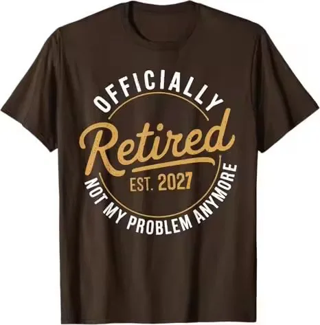 Ruhestand 2027, nicht mehr mein Problem – Vintage-T-Shirt mit lustigem Humor, aufgedrucktem Spruch, ideal als Geschenk zum Ruhestand für Opa oder Papa. – Detail 7