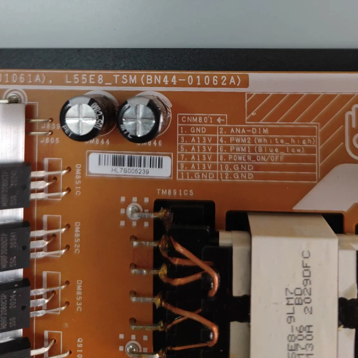 BN44-01062A = BN44-01061A. The supply board is for the UE55TU8500UXXU, UE55TU8500UXTK, UE55TU8500UXRU, UE50TU8570UXRU, and