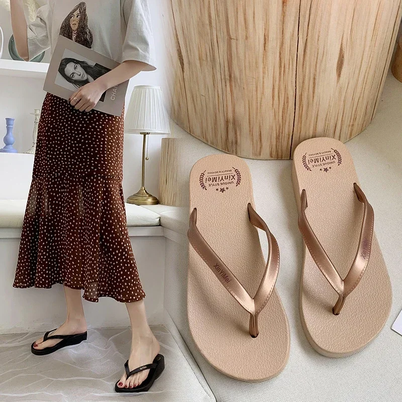 Fashion Casual Women Flip Flops Wedges Casual Shinny Beach 3.5 Cm Height PVC Solid Color Summer Outside Slippers Soft Shoes