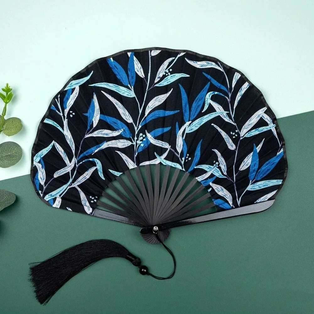 Crafts Retro Mini Shell Fan Cotton Linen Cloth Solid Color Folding Hand Fan Gentle Chinese Style Handheld Fan Home Decoration