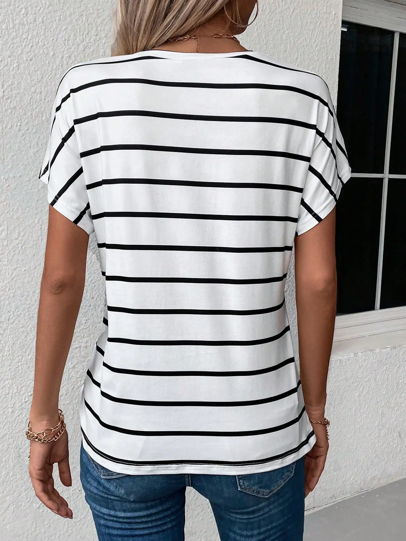 Women's Striped Twist Hem T-Shirt, Casual Round Neck Short Sleeve Loose Fit Tee, Side Knot Detail Top For Ladies