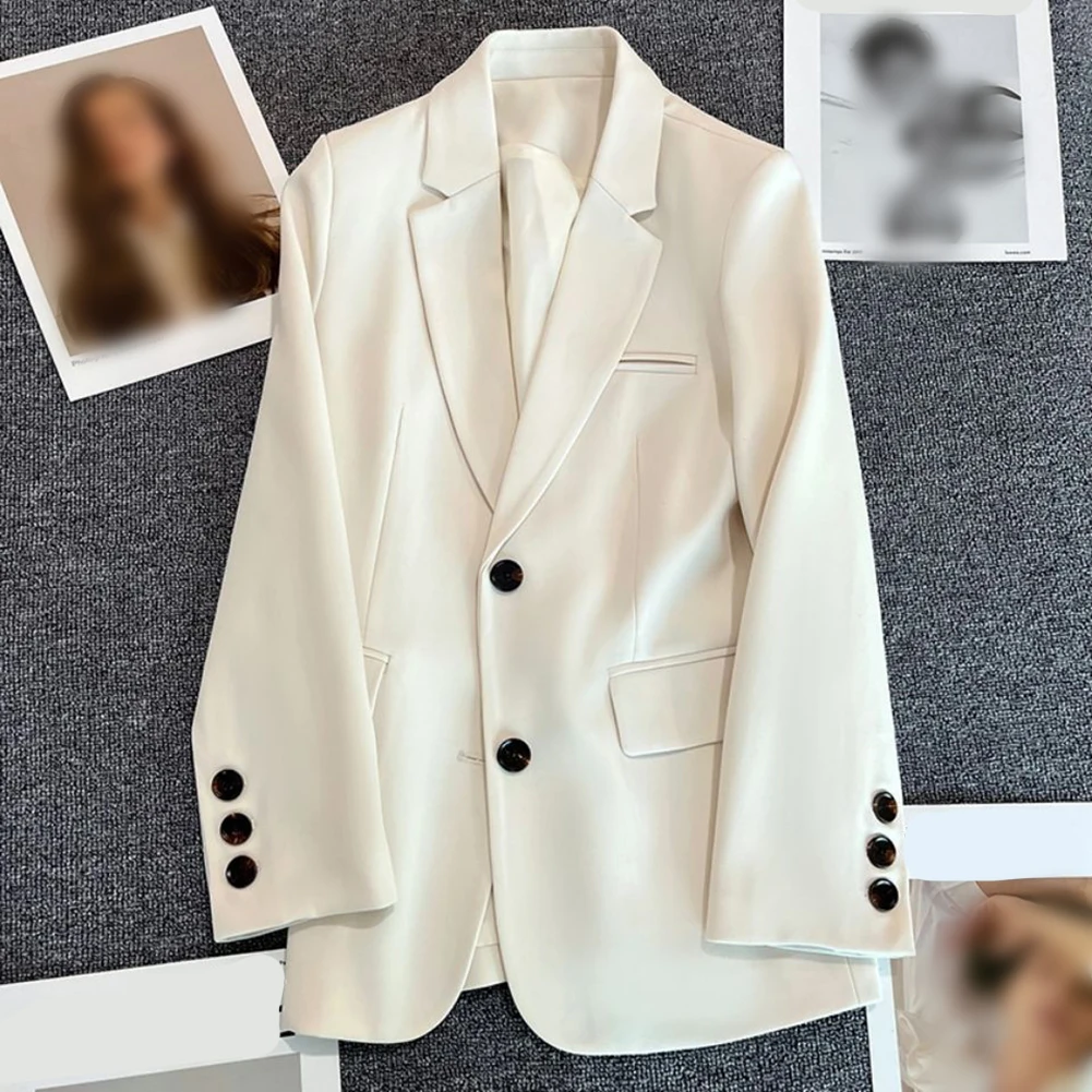 Giacca da donna in tinta unita a maniche lunghe con colletto con risvolto e bottoni sul davanti, ideale per abbigliamento casual e stagionale