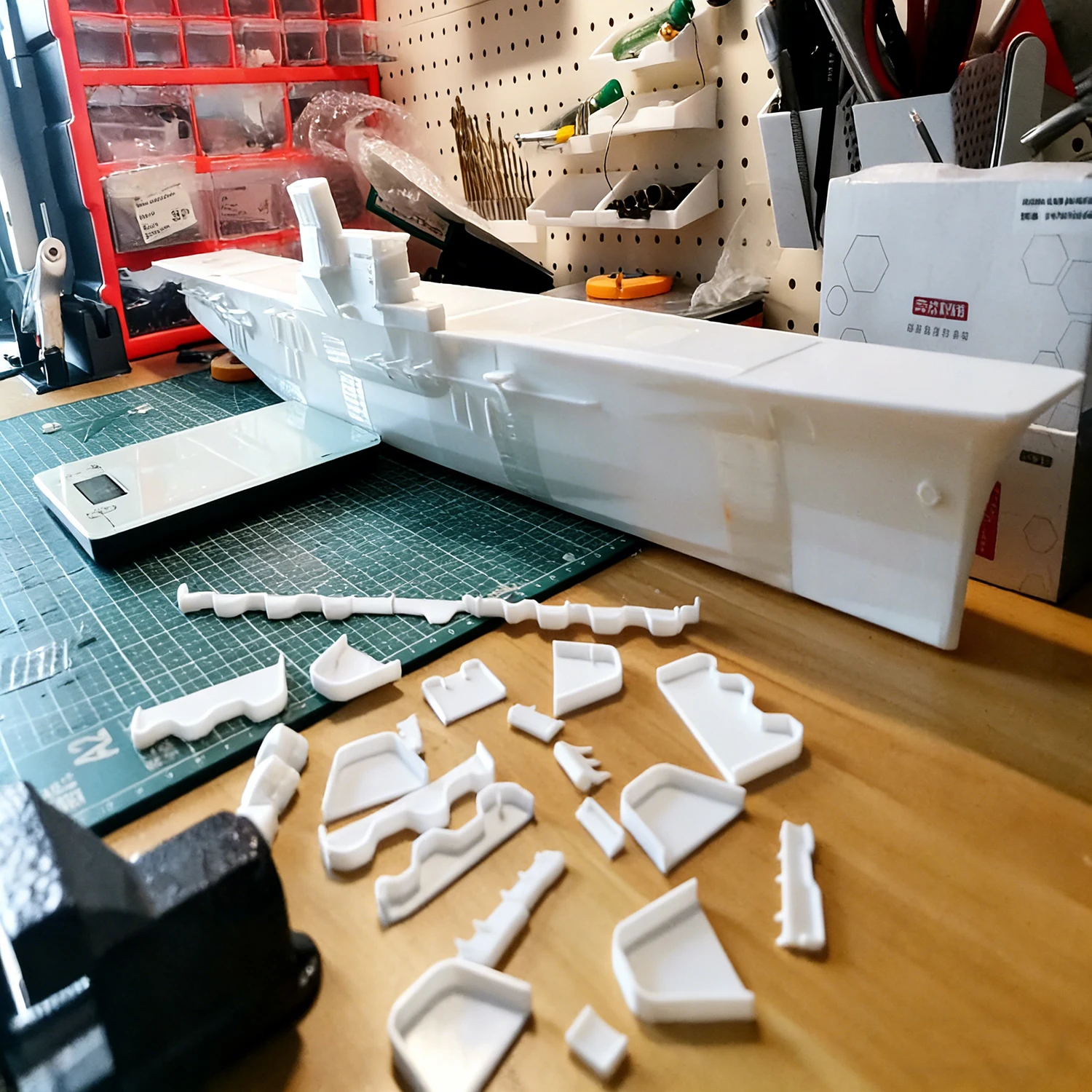 1/300 Navi RC 87 centimetri R-serie Corazzata Portaerei Barca di Controllo Remoto 3D Stampato RC Modello di Nave Kit Nave Giocattolo Nave Da Guerra Modello