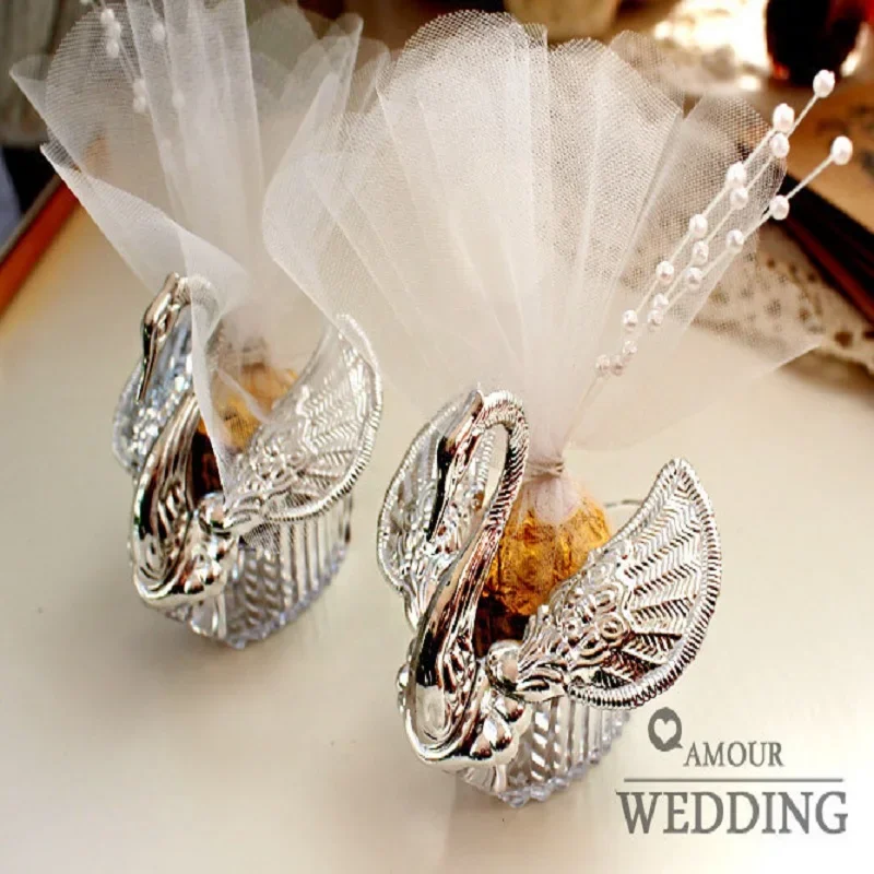 

100 Pieces Swan Wedding Favor Boxes/Gift Creative Selfdom Bomboniere Candy Boxes with voile+decorate pear