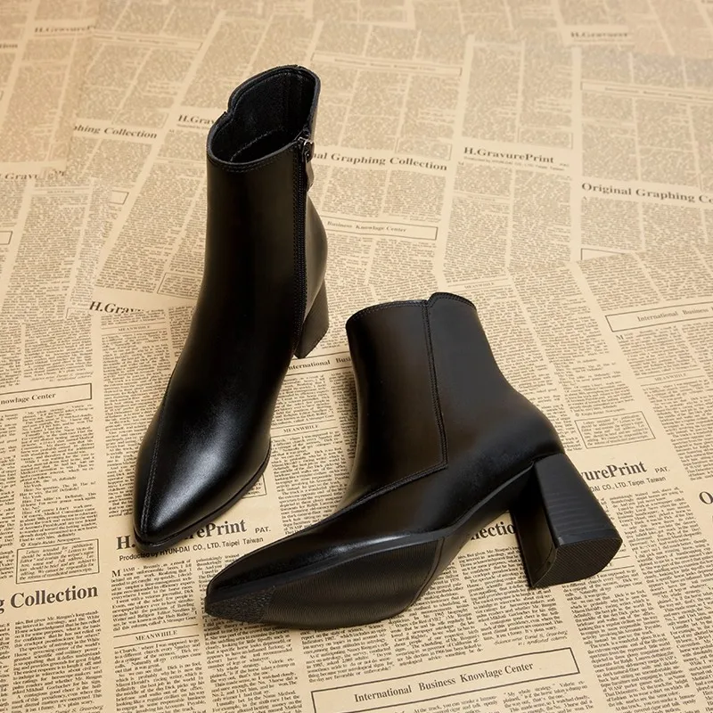 

Spring and Autumn New British Style Thin and Thin Women's Boots Pointed Toe Thin Side Zipper Black Nude Boots Women