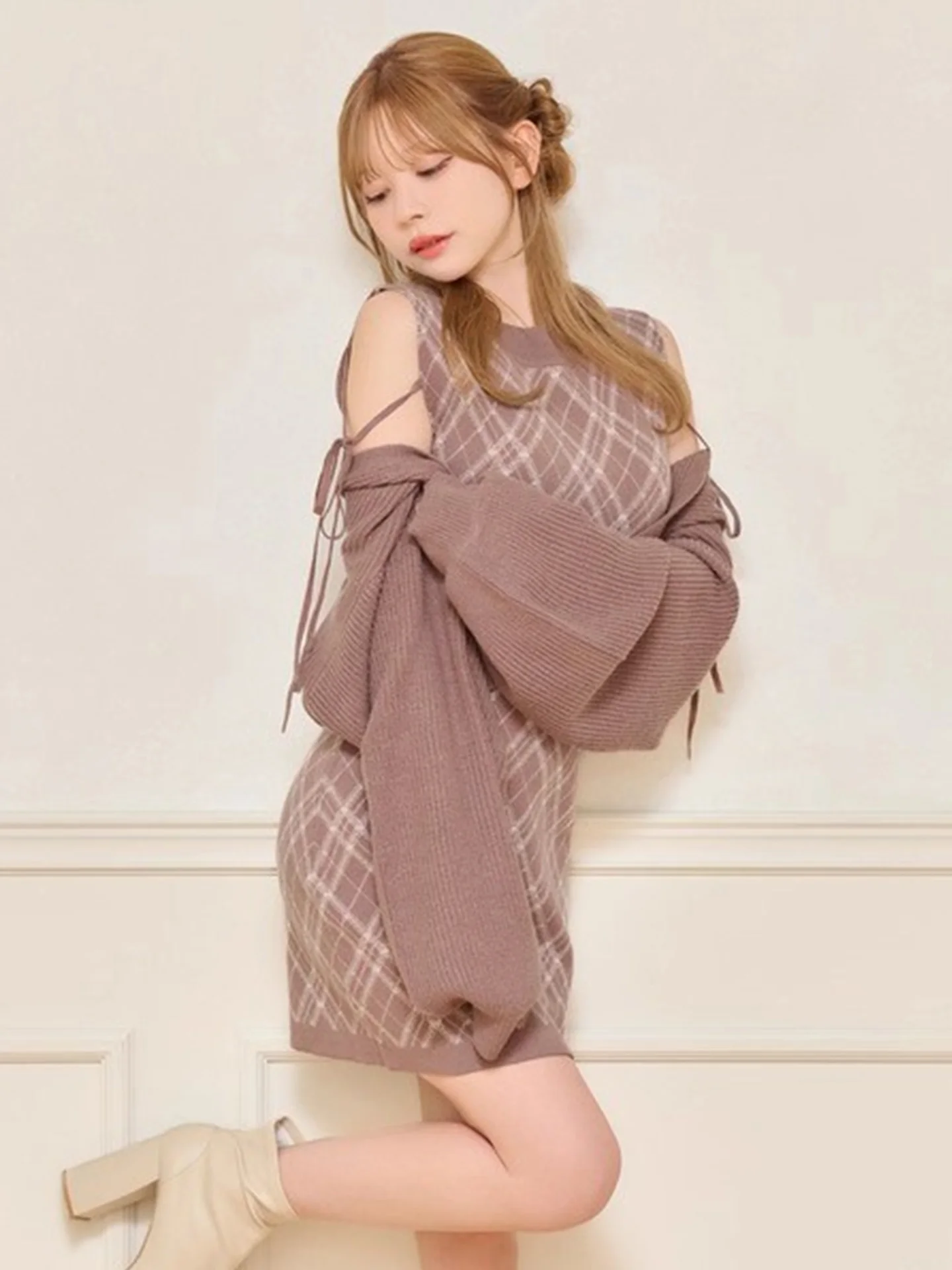 

Autumn Winter Plaid Knitted Dress Women's Fashion Set Sweet Style Long Sleeve round Neck Midi Dress with Belt Two Piece Set