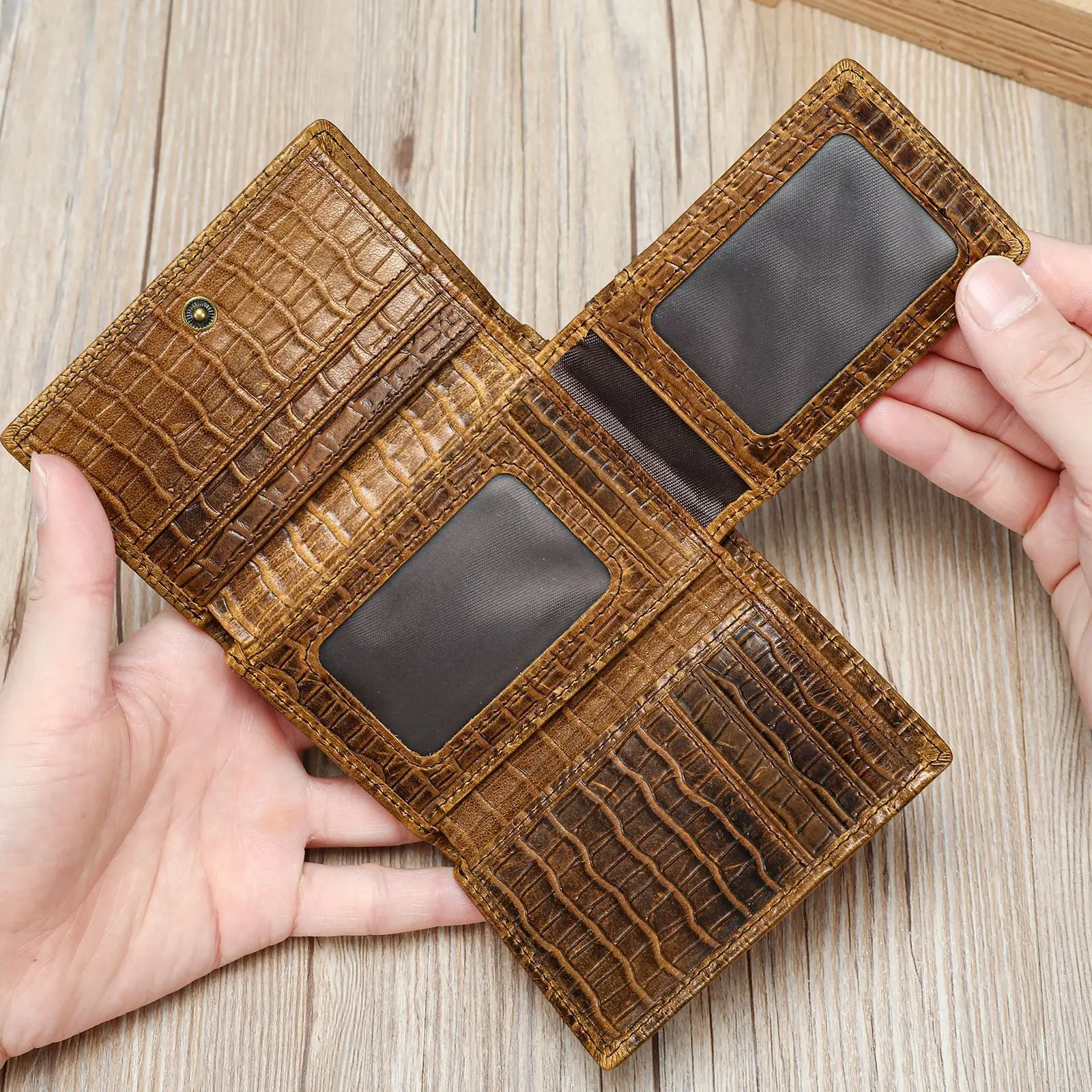 กระเป๋าสตางค์แฟชั่น MVA แบบพับสั้น กระเป๋าคลัทช์ใส่บัตร หนังลายจระเข้ ช่องใส่บัตรหลายช่อง กระเป๋าเงินสไตล์วินเทจ