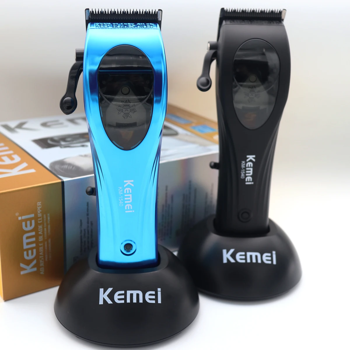 KEMEI Professional Hair Clipper Powder Metallurgy Magnetic Motor Clipper Machine With Charging Base KM-1540