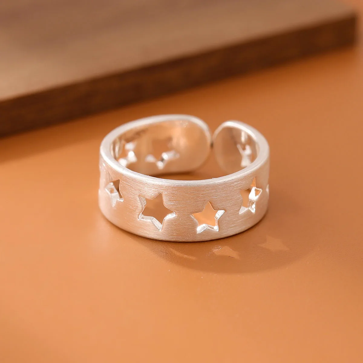 

Креативные модные темпераментные ювелирные изделия из стерлингового серебра 925 пробы, полые пятиконечные звезды, индивидуальные открывающиеся кольца R195