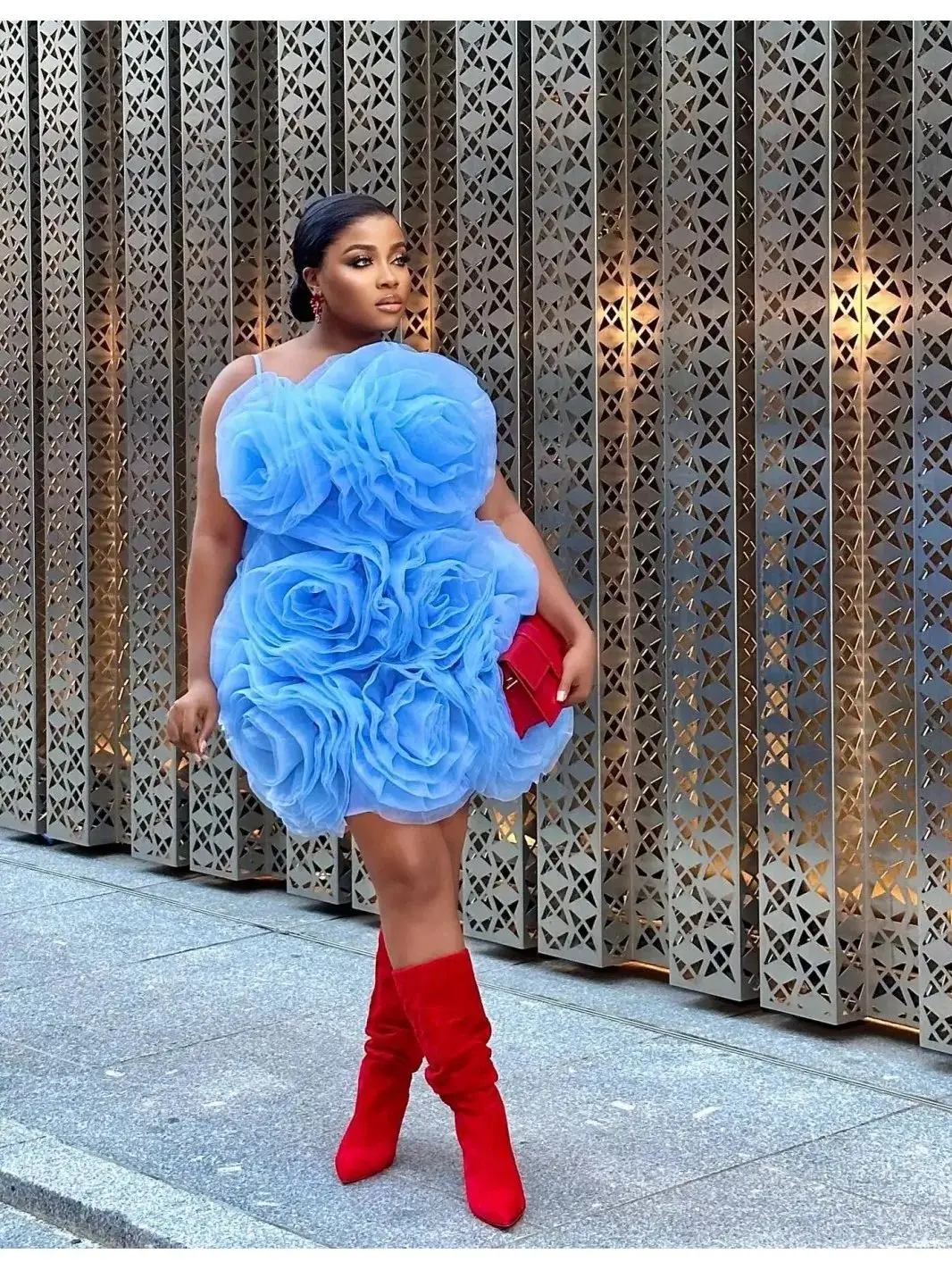 فساتين نسائية عصرية ثلاثية الأبعاد مصنوعة يدويًا على شكل زهرة للحفلات بدون حمالات من الأورجانزا فستان ماكسي صغير للنساء الأفريقيات