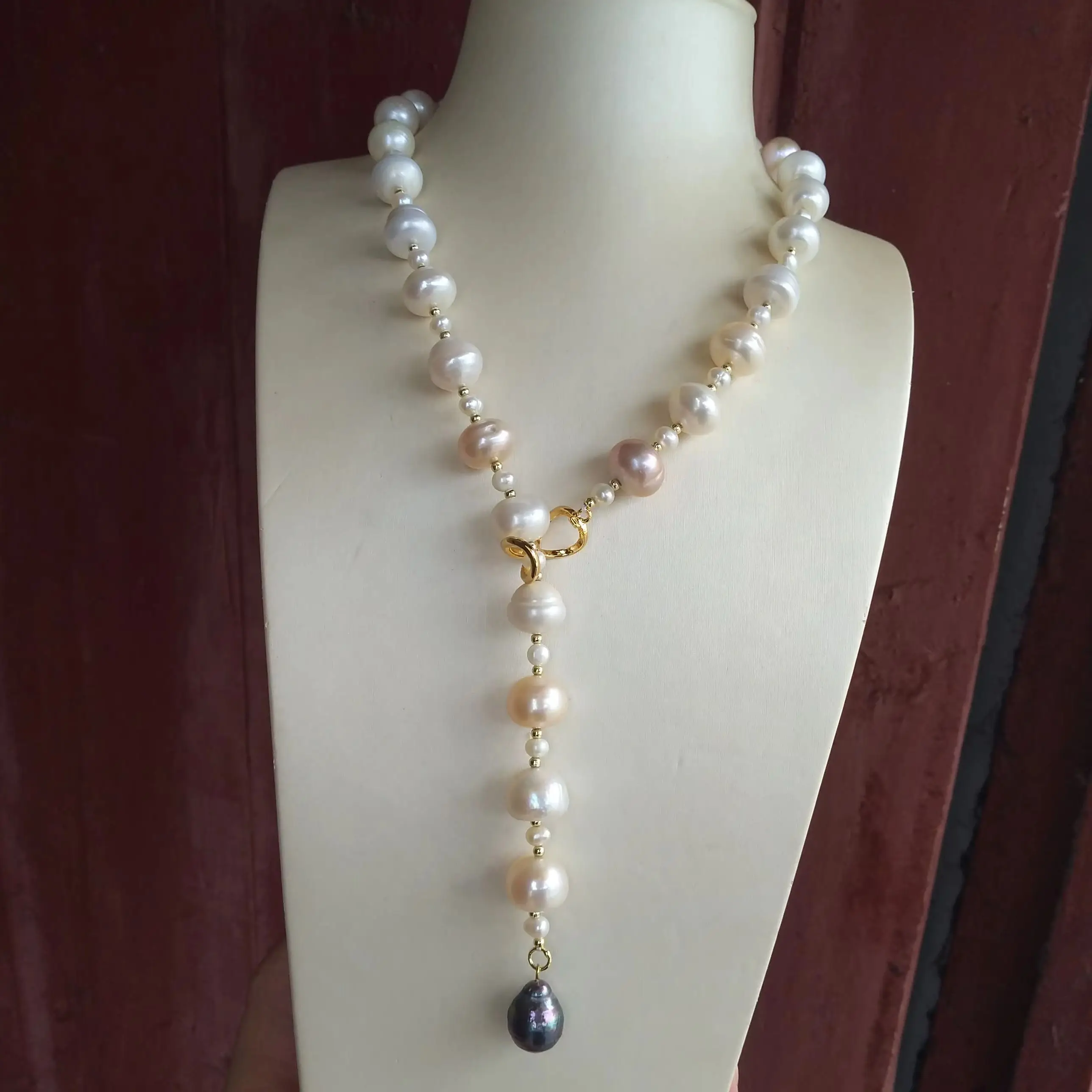 Latest Listed Natural South Sea White Multi-Color Pearl Necklace Suitable For Any Occasion