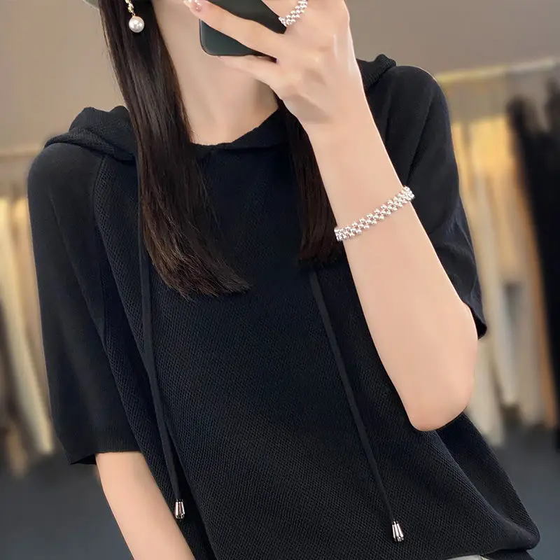 

2024 New Summer Bohemian Elegant Fashion Retro Casual Office Lady Hooded Sweatshirt Solid Color O Neck Short Sleeve Chic Tops