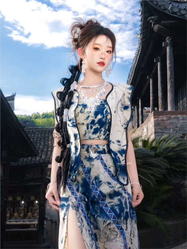 

New style of cheongsam dress ethnic costume photography travel and portrait