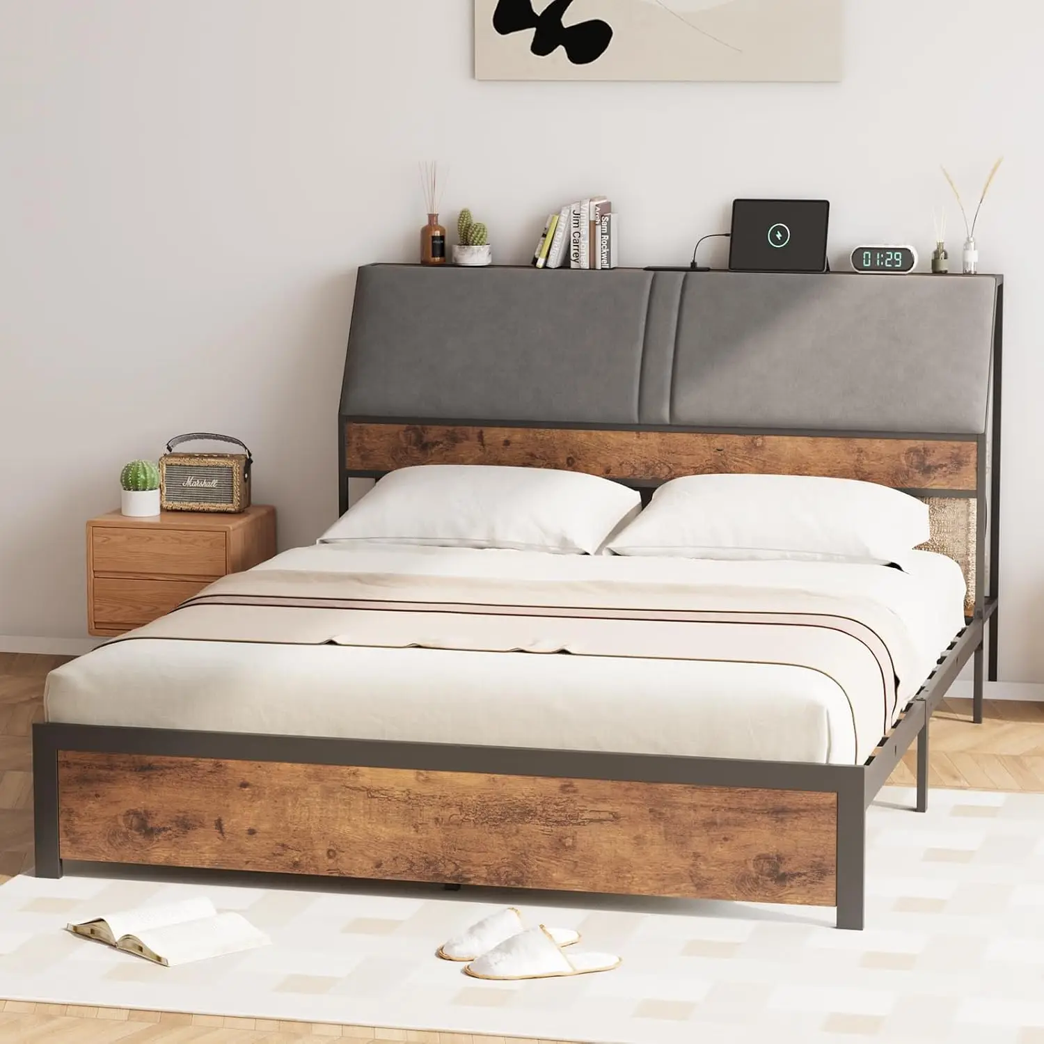 إطار سرير Garvee بالحجم الكامل مع لوح رأسي منجد محيطي، محور شحن مدمج، دعامة شرائح خشبية قوية، وواسعة