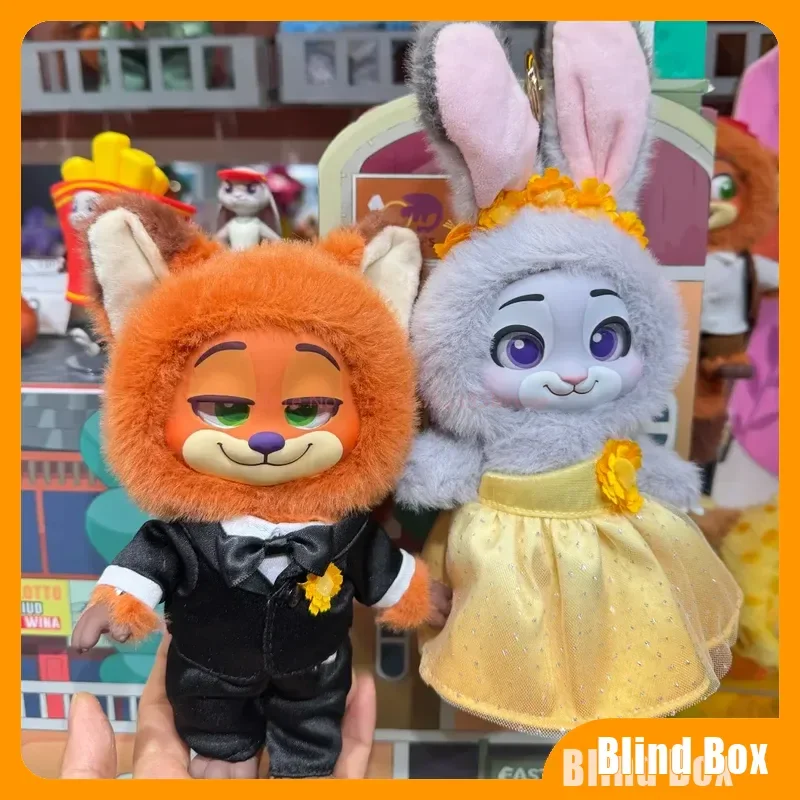 

Коллекционная серия Zootopia2: Новые приключения — Загадочная коробка (слепая коробка) с фигурками Ника и Джуди. Оригинальные, в наличии. Аниме-фигурки, подарок на фестиваль, игрушка.