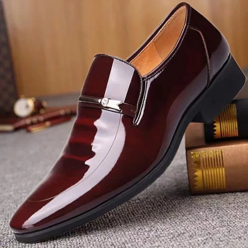 Klassische pu Lack leder Schuhe für Männer lässige Business-Schuhe Slip-On formelle Büroarbeit schuhe für männliche Party Hochzeit Oxfords