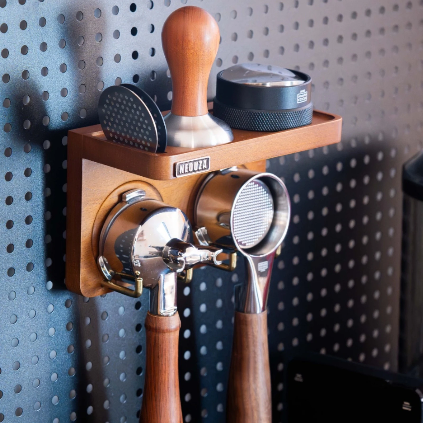 Kaffee-Werkzeugständer mit Vertiefungen, Espresso-Organizer, Siebträger-Aufbewahrungsregal, braune Holzoptik